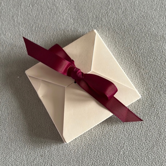 Sezane Nicolas Velvet Coin Case in Lavender - Picture 2 of 6